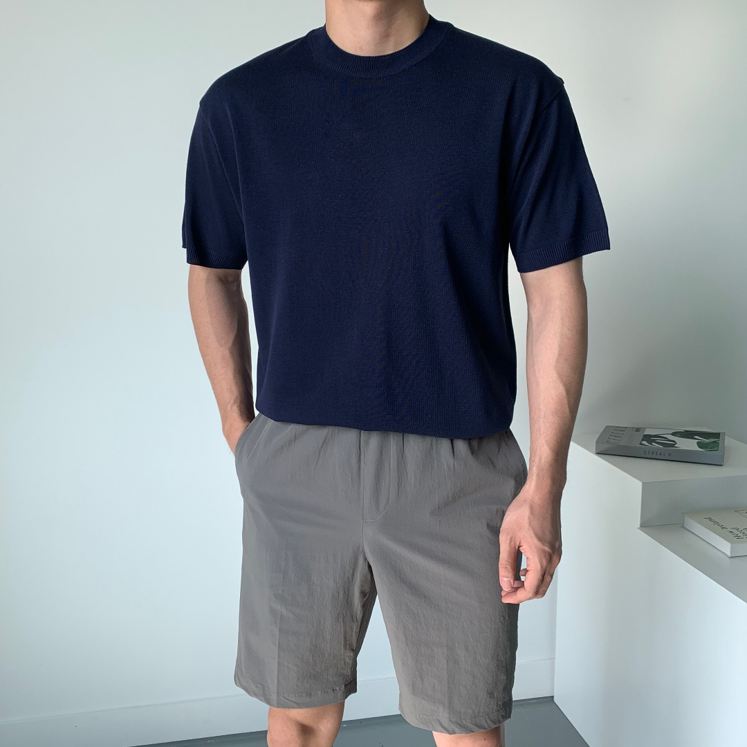 반팔 티셔츠 모델 착용 이미지-S1L4